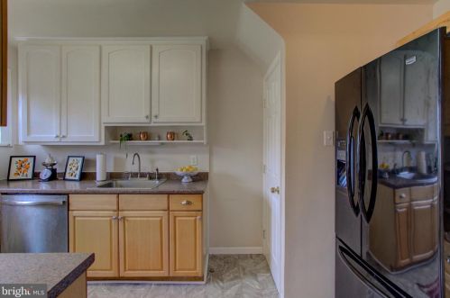 555 Burrowes Ave, Lancaster PA  17602-2120 exterior