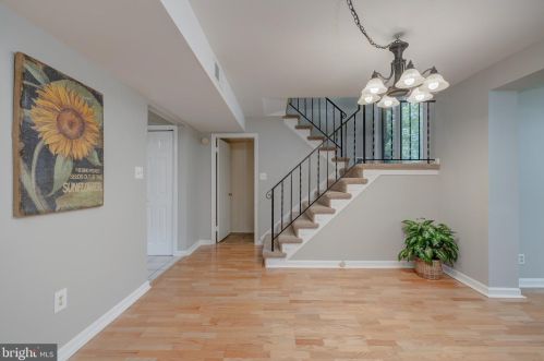 7136 Game Lord Dr, Springfield VA  22153-1318 exterior