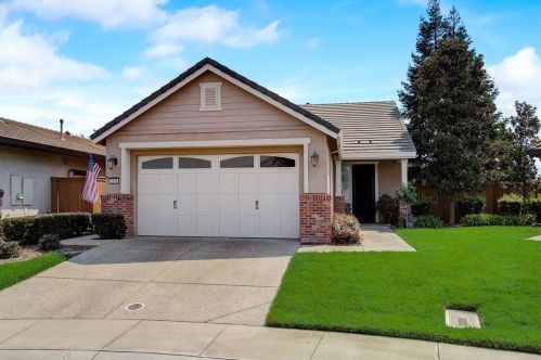 7548 Chatsworth Cir, Elk Grove, CA 95757-5105