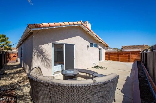 2442 Santa Rosa St, Santa Maria CA  93455-1731 exterior