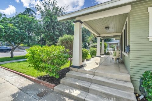 3055 Chestnut St, Riverside CA  92501-2411 exterior