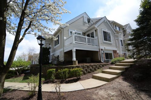 1058 Mayfield Dr, Glendale Heights, IL 60139-3711