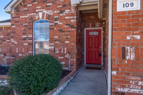 109 Mustang Ct, Celina, TX 75009-4638
