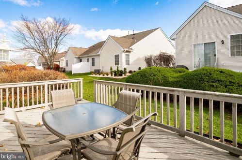 173 Meadowlark Dr, Trenton NJ  08690-3545 exterior