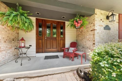 28 Michigan Ave, Palatine, IL 60067-6822