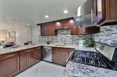 72 Cape Cod, Irvine CA  92620-2711 exterior