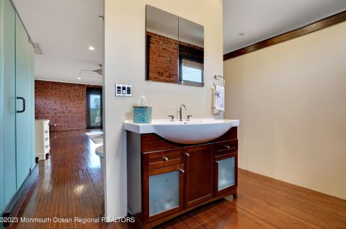 1034 2nd Ave, Tinton Falls NJ  07712-5834 exterior