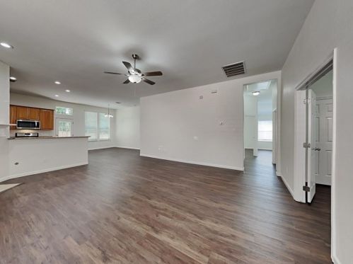 2313 Highland Crossing Dr, Conroe TX  77304-6803 exterior