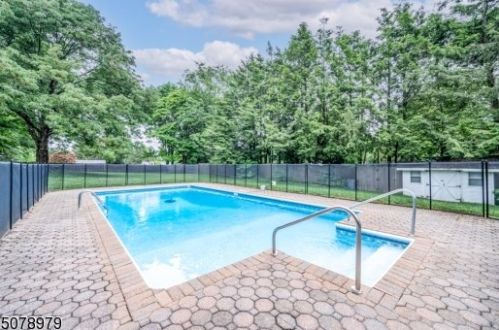 68 Smithtown Rd, Mount Olive, NJ 07828-1912