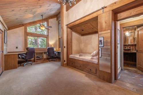 12332 Ski Slope Way, Truckee CA  96161-6603 exterior