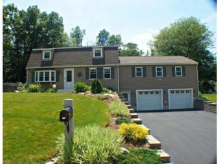 10 Shaw Cir, Nashua, NH 03062-2135