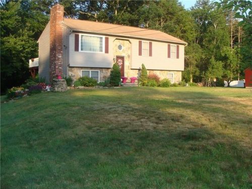 17 Leuba Rd, Coventry, RI 02816-8531