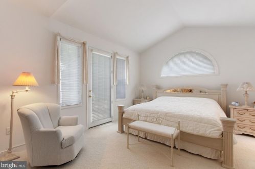 2108 Tall Oaks Ln, York PA 17403-5903 exterior