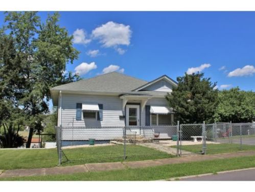 303 Academy St, Erwin, TN 37650-1103