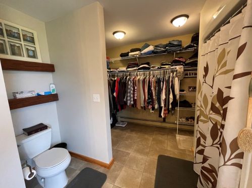 409 Swanson Rd, Sycamore IL  60178-1126 exterior