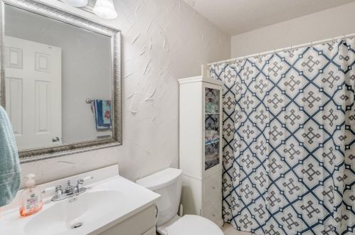 2212 Colonial Pl, Carrollton TX 75007-5503 exterior