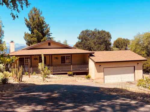 719 7th St, Ramona, CA 92065-2311