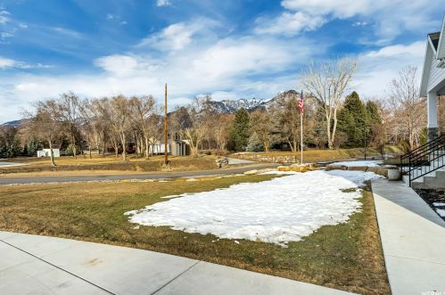 2712 Mt Jordan Rd, Sandy UT 84092-3380 exterior