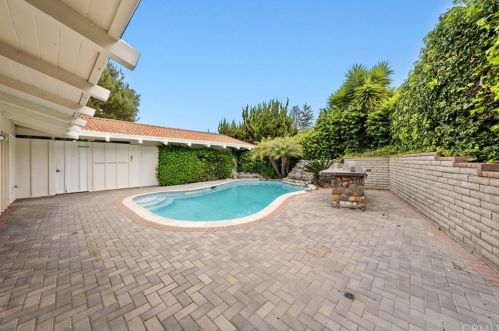 6842 Crest Rd, Palos Verdes Estates, CA 90275-4539