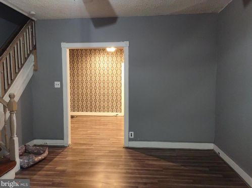 4848 Lawrence St, Philadelphia, PA 19120-4127