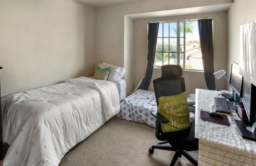 1894 Timber Trl, Vista CA 92081-7326 exterior