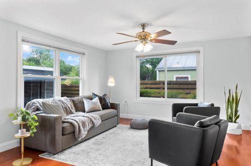 906 43rd St, Austin TX  78751-4405 exterior