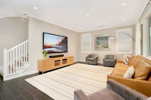 81 Coleridge, Irvine CA  92620-2142 exterior