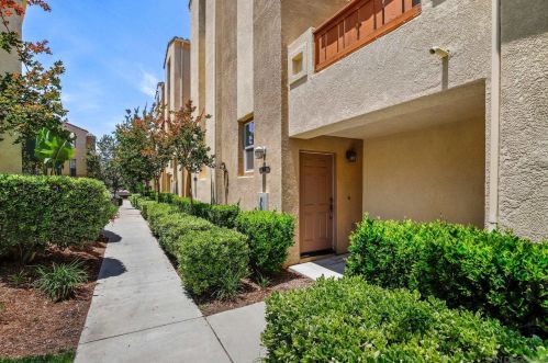 691 Hatfield Dr, San Marcos, CA 92078-7340