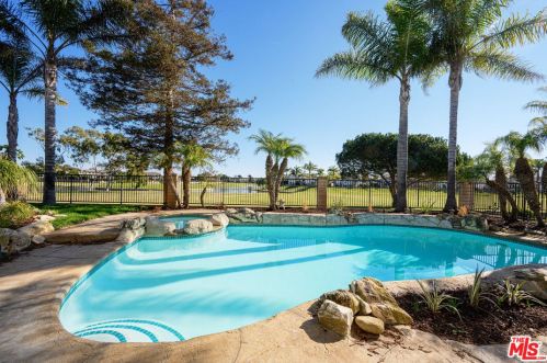 2214 Pebble Beach Trl, Oxnard, CA 93036-7709