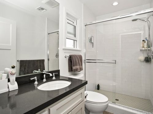 645 Ivy St, Glendale CA  91204-1027 exterior