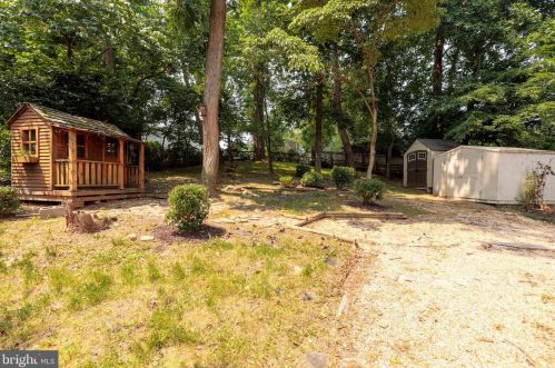 7136 Game Lord Dr, Springfield VA  22153-1318 exterior