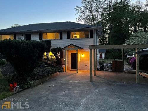 3279 Vandiver Dr, Marietta, GA 30066-4686