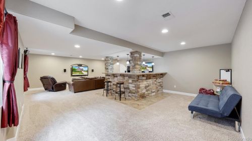 7232 Oak Hl, Aurora CO 80016-2061 exterior