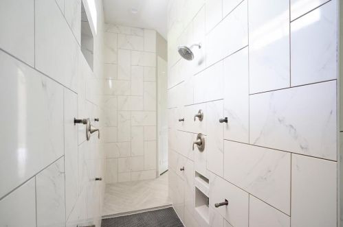 21611 Chenango Lake Dr, Angleton TX 77515-6664 exterior