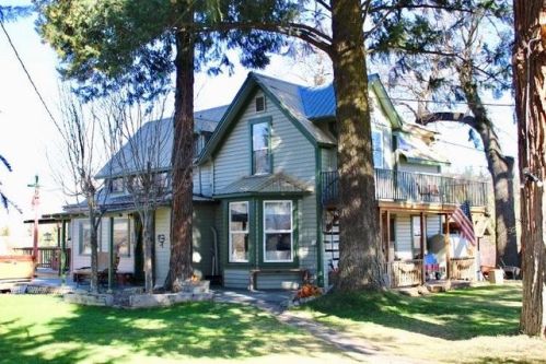 101 Island Rd, Sawyers Bar, CA 96027-9730