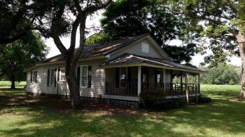 46 Sumner Rd, Surrency, GA 31563-2608