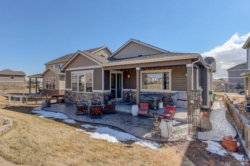 7275 Oak Hill Ct, Aurora CO 80018-1734 exterior