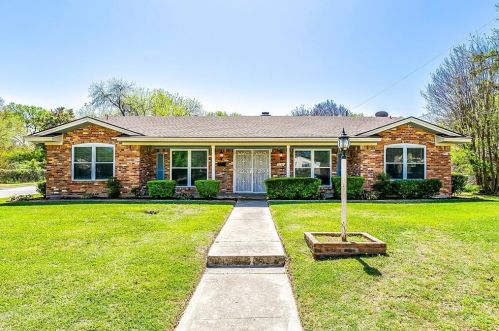 7136 Martha Ln, Fort Worth, TX 76112-5306