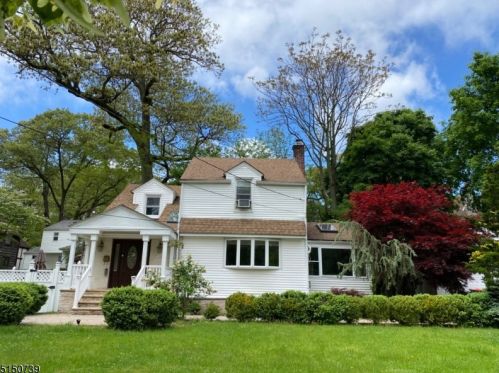 25 Carter Rd, Town Center, NJ 07052-4611