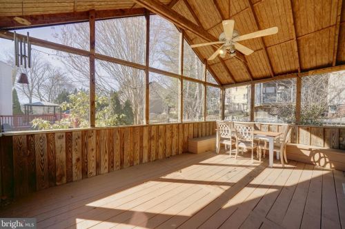 1900 Autumn Ridge Cir, Silver Spring MD 20906-5826 exterior