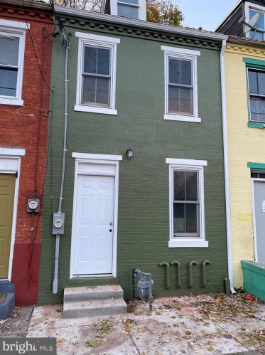 524 Woodward St, Lancaster, PA 17602-4456