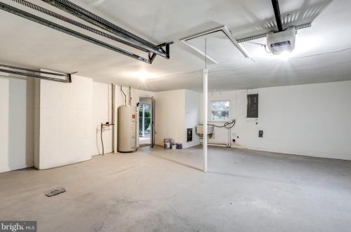 536 Friendship Ave, Lancaster PA  17601-4416 exterior