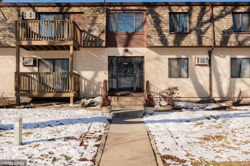 1207 Hewitt Ave, Saint Paul, MN 55104-1463