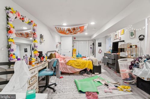 129 63rd St, Philadelphia PA 19142-2303 exterior