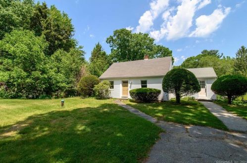 111 Brayman Hollow Rd, Pomfret Center, CT 06259-1108