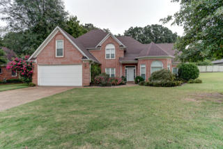 8093 Meadow Glen Dr, Memphis, TN 38138-6108