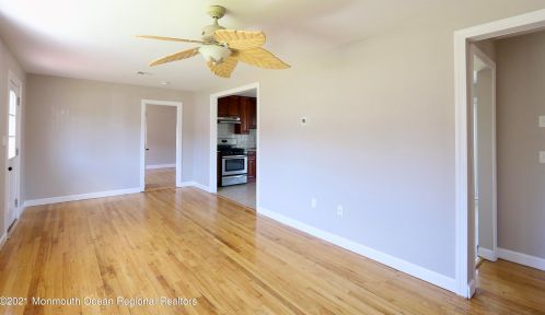 313 Maple St, Lakehurst NJ  08733-2604 exterior