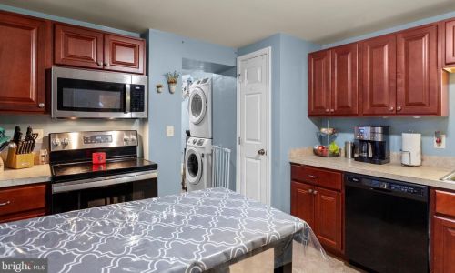 324 Walnut St, Lancaster PA  17602-2438 exterior