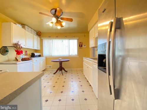 9504 Lawnsberry Ter, Silver Spring MD 20901-4714 exterior