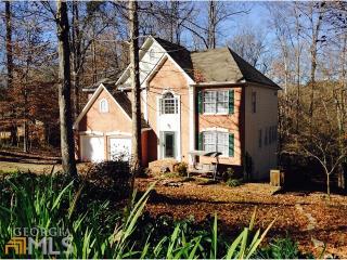 25 Bailey Dr, Lilburn, GA 30047-5113